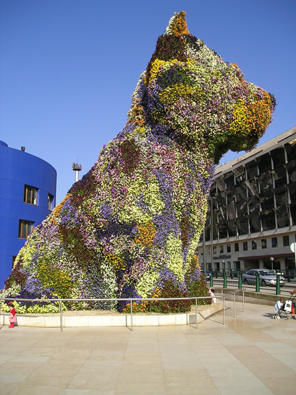 Jeff Koons' flower puppy