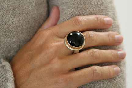 round onyx ring