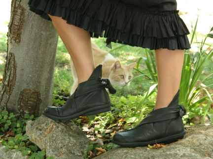 Trippen Januar in black : Ped Shoes - Order online or 866.700.SHOE