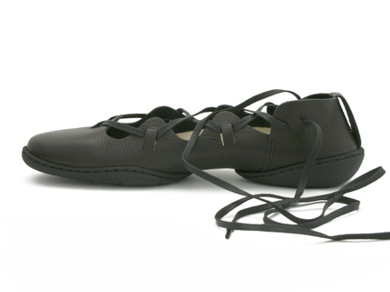 売れ筋・人気アイテム 商品 Trippen Scotch in Black : Ped Shoes - Order online or 靴