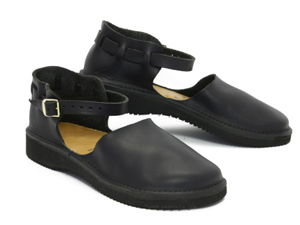 Aurora Shoe Co. New Chinese in Black : Ped Shoes - Order online or