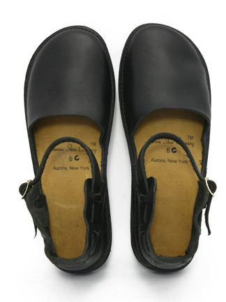 Aurora Shoe Co. New Chinese in Black : Ped Shoes - Order online or