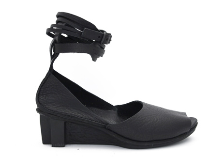 Trippen Exotic in Black : Ped Shoes - Order online or 866.700.SHOE (7463).