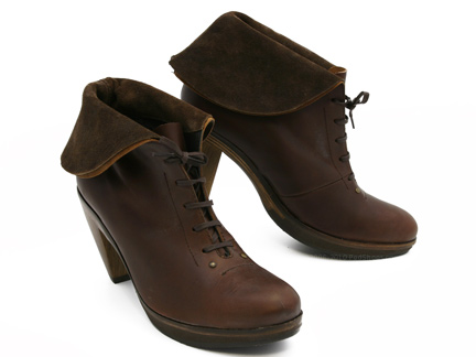 Vialis Guell Bootie in Chocolate Brown