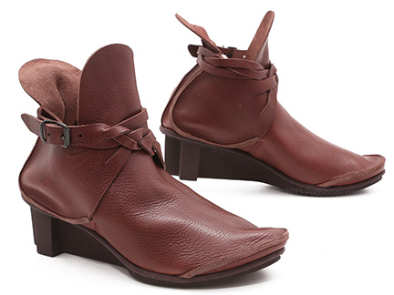 Vergelijkbaar backup pijn doen Trippen Holy in Chestnut Brown : Ped Shoes - Order online or 866.700.SHOE  (7463).