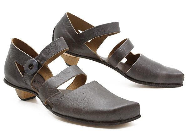 Cydwoq Fluid in Pewter : Ped Shoes - Order online or 866.700.SHOE (7463).