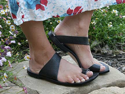 Cydwoq Thong in Marbled Black Ped Shoes Order online or