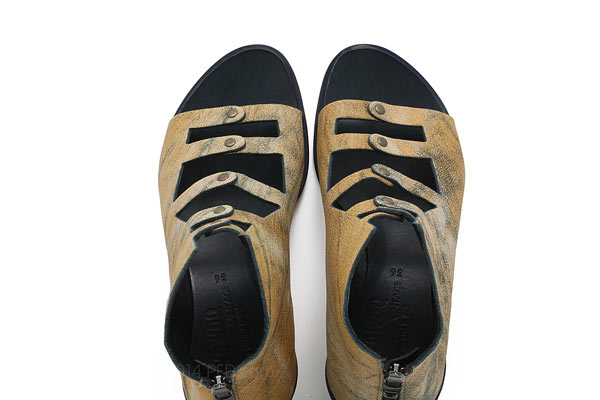 Cydwoq Caracal in Mustard : Ped Shoes - Order online or 866.700.SHOE (7463).