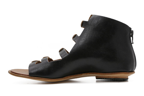 Cydwoq Caracal in Black : Ped Shoes - Order online or 866.700.SHOE (7463).