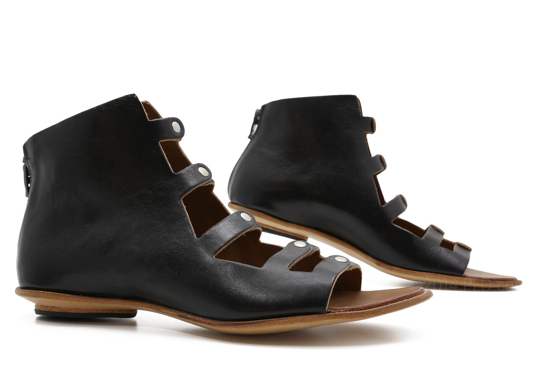 Cydwoq Caracal in Black : Ped Shoes - Order online or 866.700.SHOE (7463).