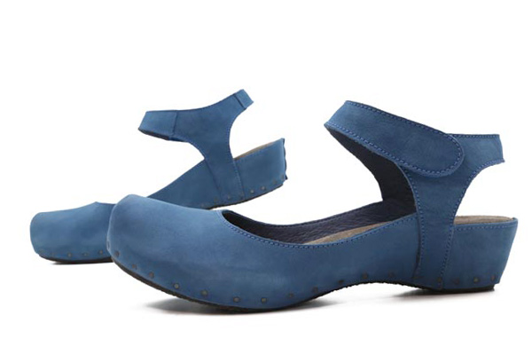 clarks women's cloudsteppers step glow slip canvas flats