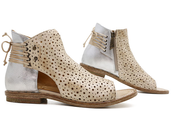 Auroch Branch Got ready La Bottega di Lisa Delfina in Silver / Ivory : Ped Shoes - Order online or  866.700.SHOE (7463).