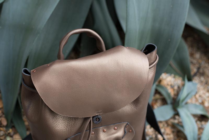 Cydwoq Leather Backpack Fortress Cydwoq Fortress in Gold Oro : Ped Shoes - Order online or  main image 2