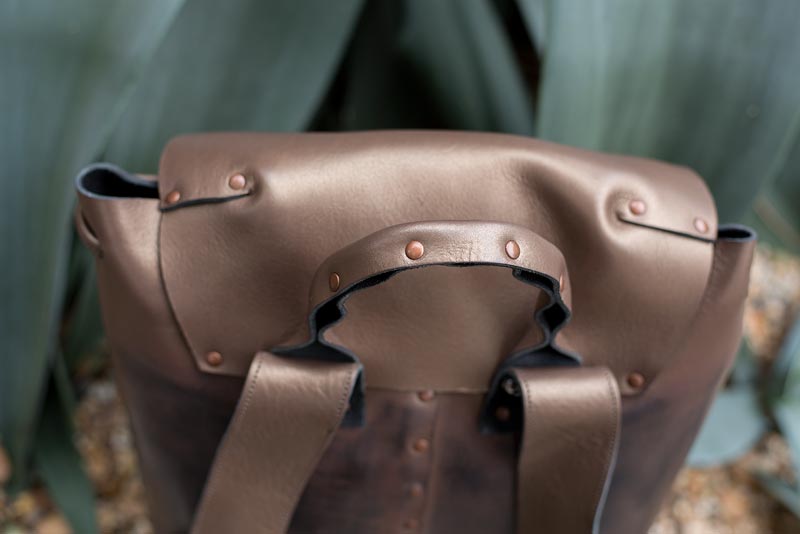 Cydwoq Leather Backpack Fortress Cydwoq Fortress in Gold Oro : Ped Shoes - Order online or  main image 3