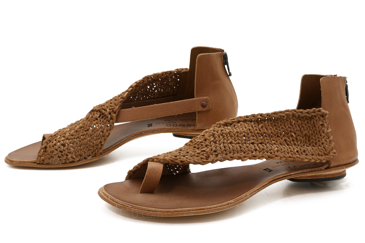 Cydwoq Felis in Camel : Ped Shoes - Order online or 866 ...