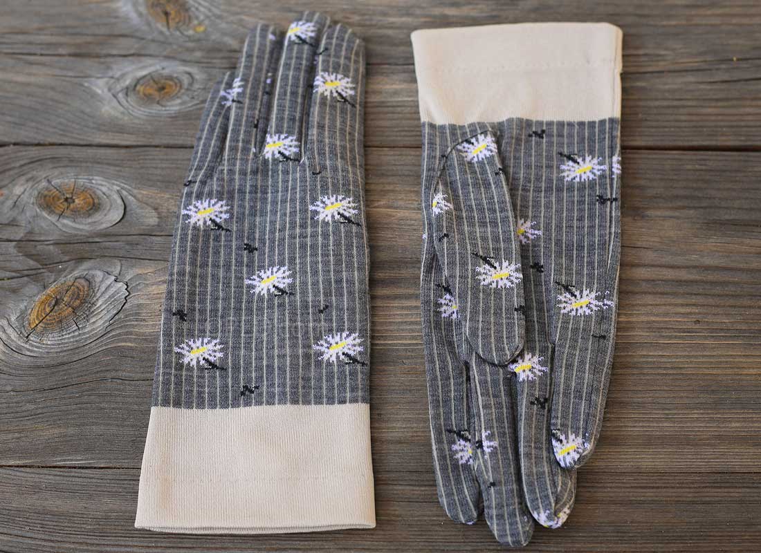 Antipast Edelweiss Gloves in Grey