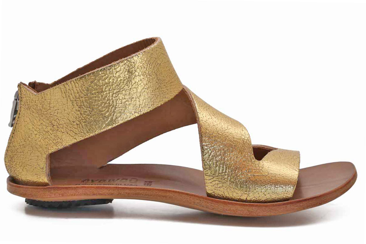 Cydwoq Revival. Women's sandal in metallic gold leather. Made in CA. – Bulo