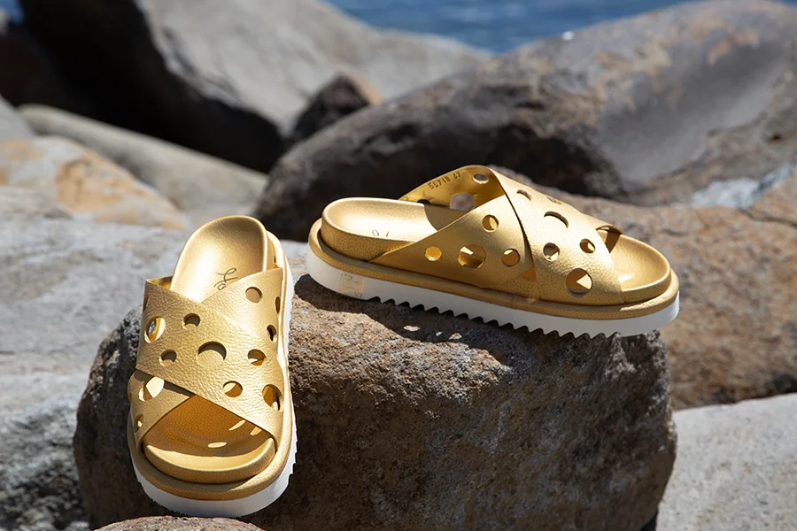 Shoes Homers Kamilla in Gold Metallic Ped Shoes